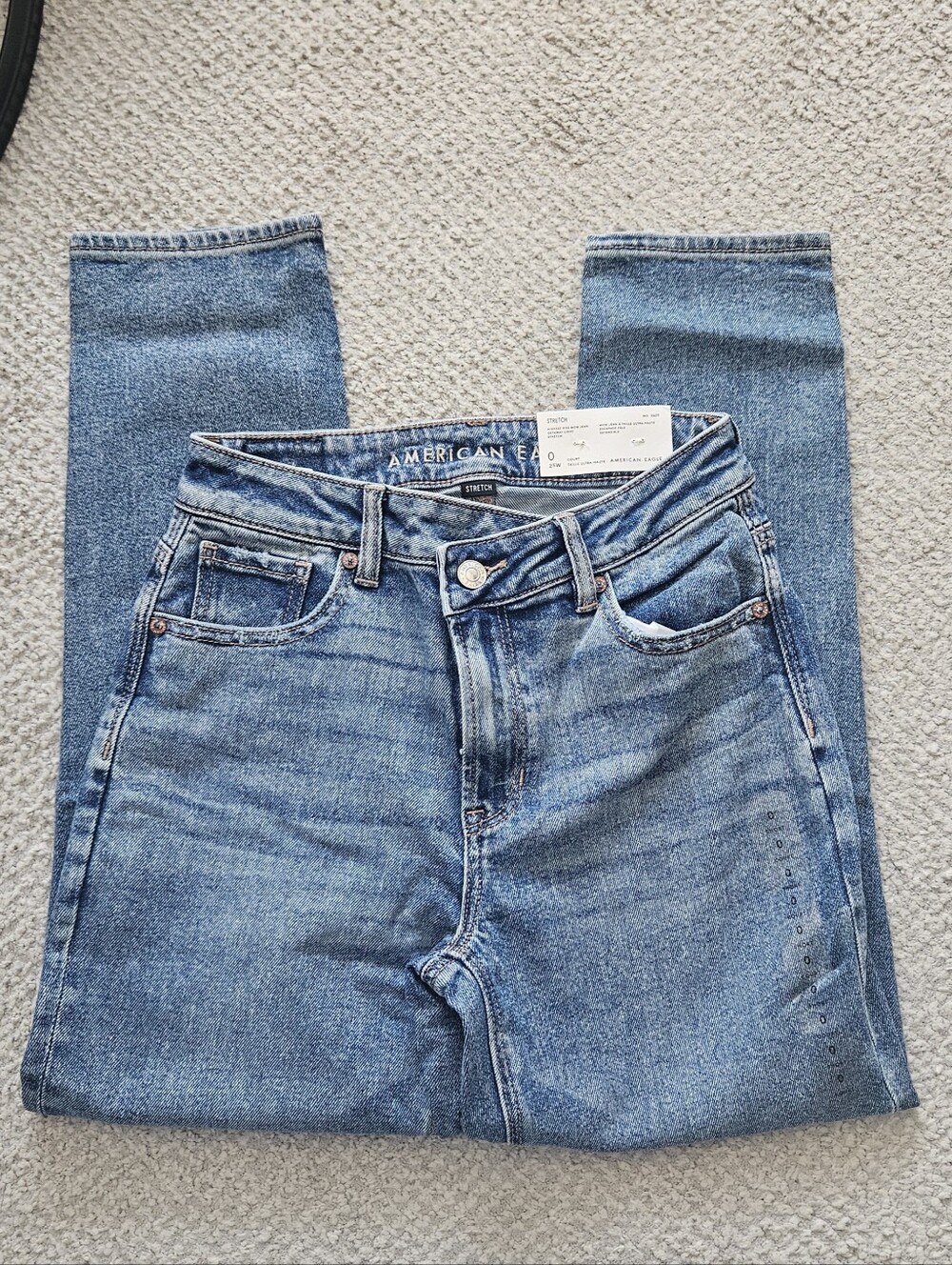 AMERICAN EAGLE Highest Rise Mom Jean Getaway Light Size 0 W25 SHORT AE NWT
